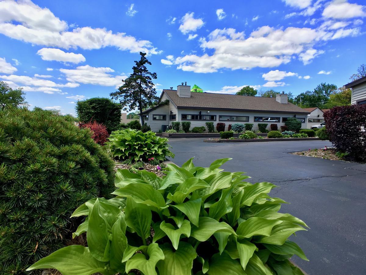 Sybaris Pool Suites Downers Grove - Adults Only דאונרס גרוב מראה חיצוני תמונה